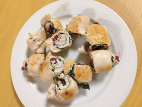 鶏ササミの梅肉大葉巻き